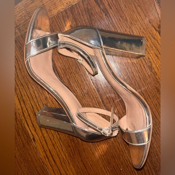 Silver Madden Girl Block Heeled Sandals, sz 8 - Picture 3 of 5